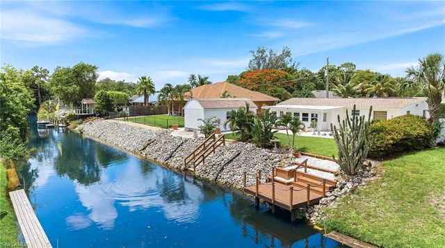 27051 Sun Aqua LN, Bonita Springs, FL 34135