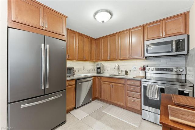 27051 Sun Aqua LN, Bonita Springs, FL 34135