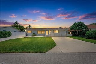 27051 Sun Aqua LN, Bonita Springs, FL 34135