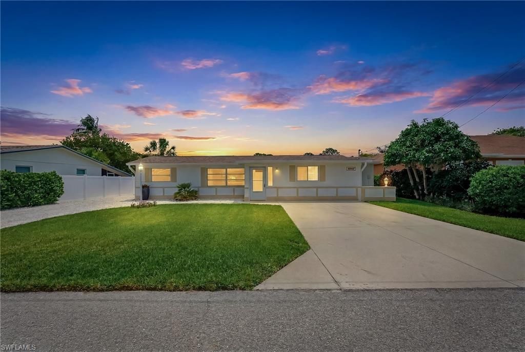 27051 Sun Aqua LN, Bonita Springs, FL 34135