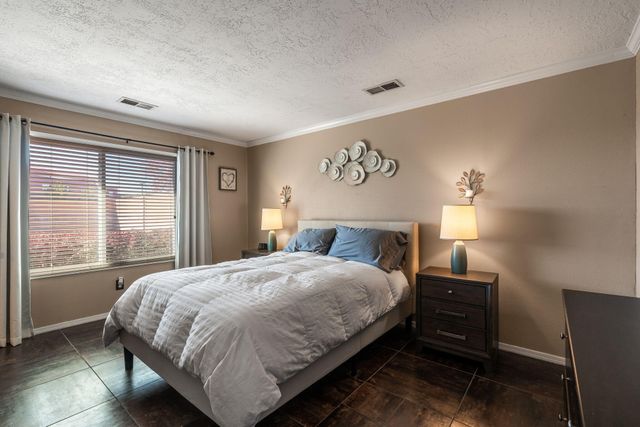 85 Lynwood Drive SE, Rio Rancho, NM 87124