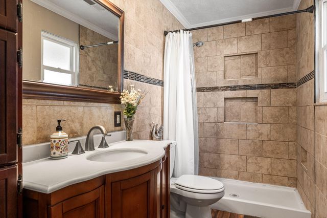 85 Lynwood Drive SE, Rio Rancho, NM 87124