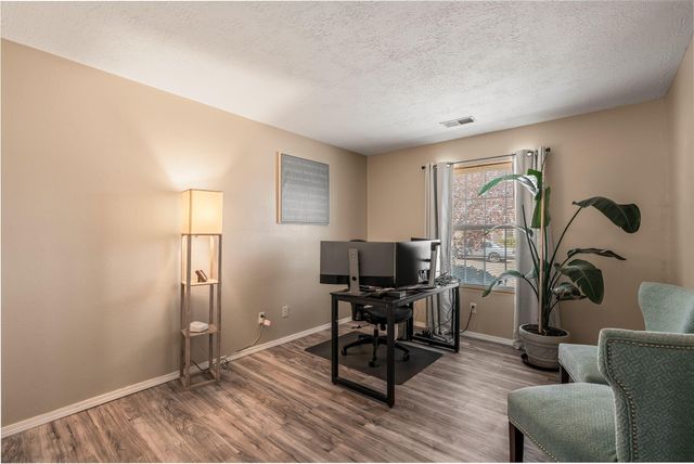 85 Lynwood Drive SE, Rio Rancho, NM 87124