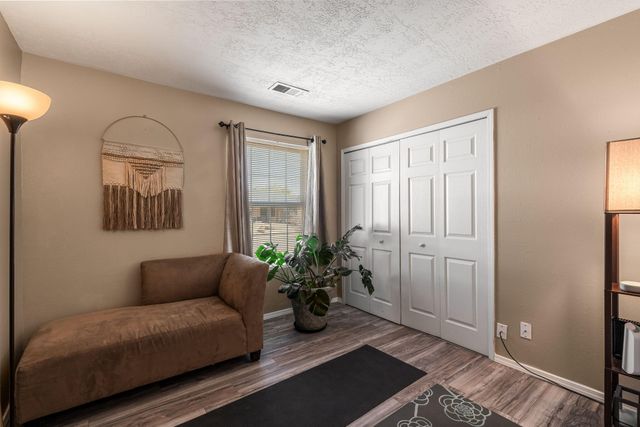 85 Lynwood Drive SE, Rio Rancho, NM 87124