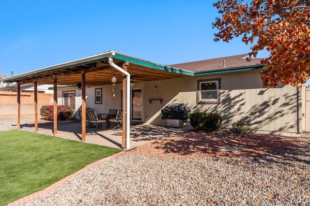 85 Lynwood Drive SE, Rio Rancho, NM 87124