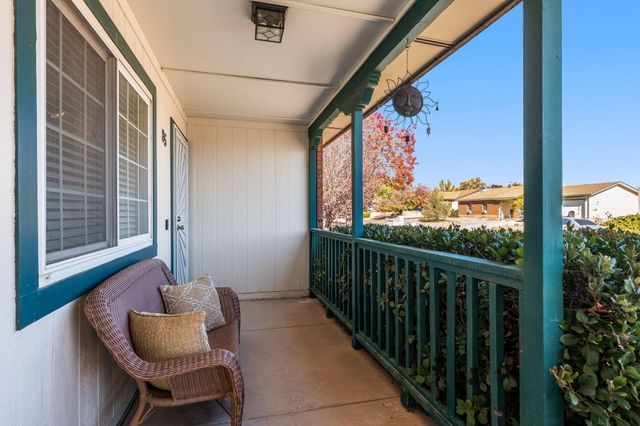 85 Lynwood Drive SE, Rio Rancho, NM 87124