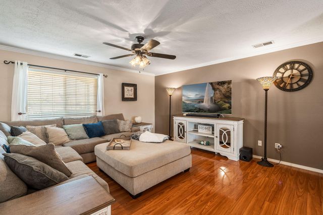 85 Lynwood Drive SE, Rio Rancho, NM 87124