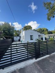557 NW 44st front, Miami, FL 33127