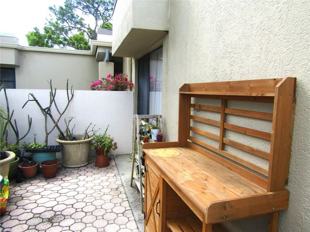 2405 CRISPIN COURT E1, Sarasota, FL 34235