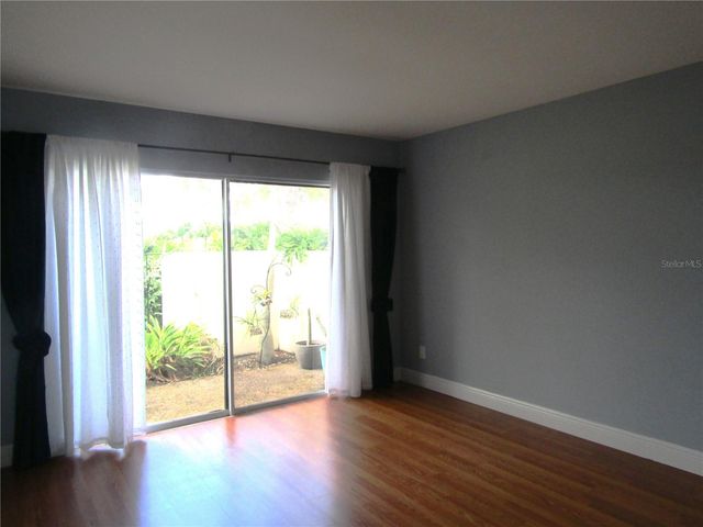 2405 CRISPIN COURT E1, Sarasota, FL 34235