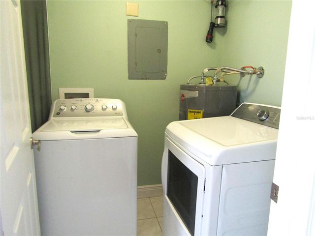 2405 CRISPIN COURT E1, Sarasota, FL 34235