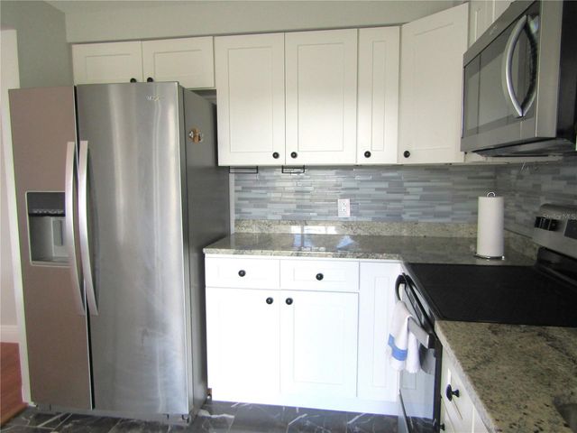 2405 CRISPIN COURT E1, Sarasota, FL 34235