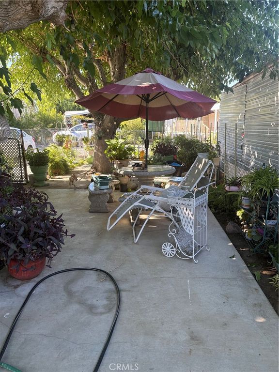 Image 9 of property listing at 37311 47TH ST E 129, Palmdale, CA 93552