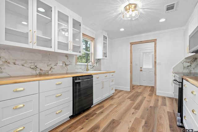 135 County Road 1105, Daingerfield, TX 75638