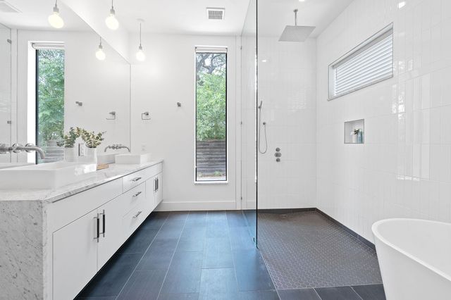 1605 Chelsea LN 1, Austin, TX 78704