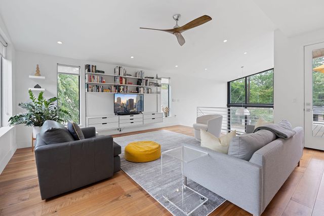 1605 Chelsea LN 1, Austin, TX 78704