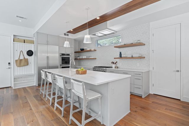 1605 Chelsea LN 1, Austin, TX 78704