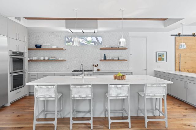 1605 Chelsea LN 1, Austin, TX 78704