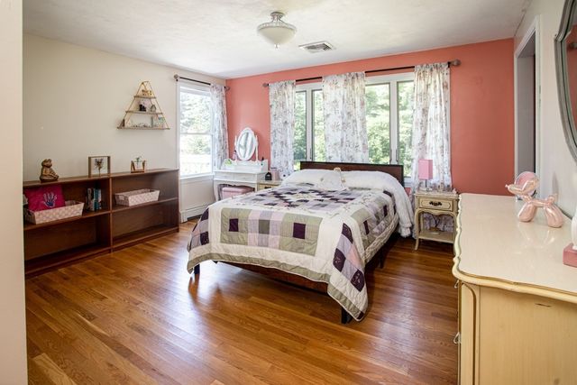 14 Shady Ln, Wareham, MA 02571