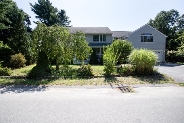 14 Shady Ln, Wareham, MA 02571