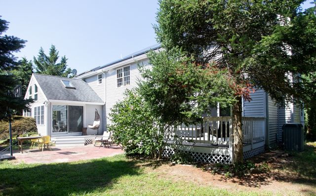 14 Shady Ln, Wareham, MA 02571