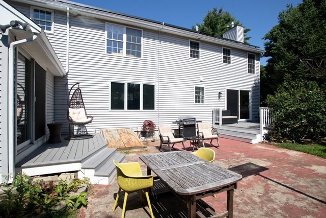 14 Shady Ln, Wareham, MA 02571