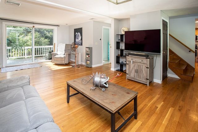 14 Shady Ln, Wareham, MA 02571