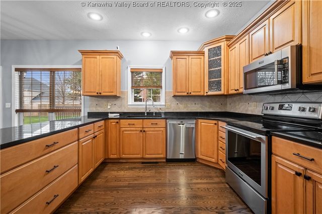 1002 Nye Circle, Hurricane, WV 25526