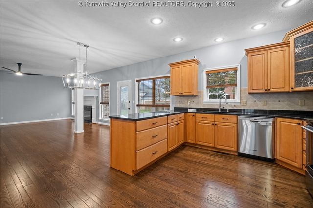 1002 Nye Circle, Hurricane, WV 25526