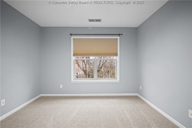 1002 Nye Circle, Hurricane, WV 25526