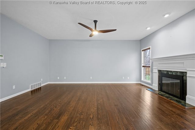 1002 Nye Circle, Hurricane, WV 25526