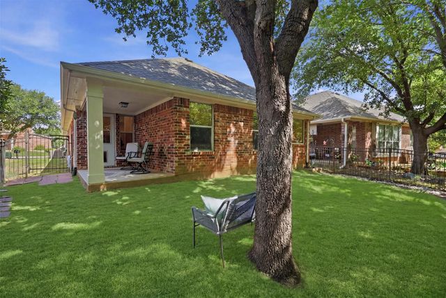 8618 Tyler Drive, Lantana, TX 76226