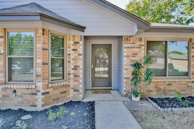 10109 Pack Saddle Trail, Fort Worth, TX 76108