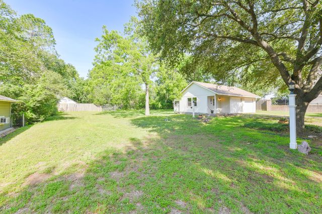 802 S Day Street, Brenham, TX 77833