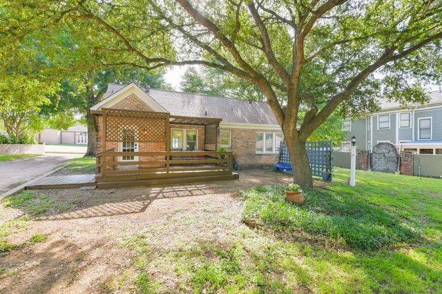 802 S Day Street, Brenham, TX 77833