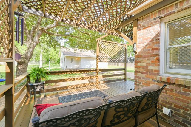 802 S Day Street, Brenham, TX 77833