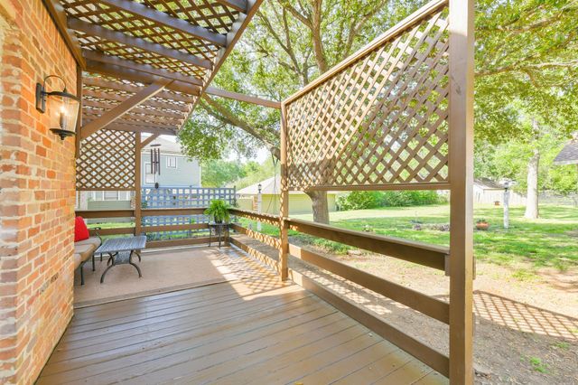 802 S Day Street, Brenham, TX 77833