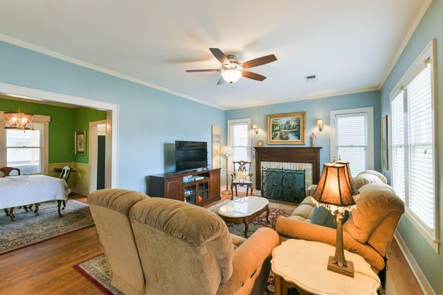 802 S Day Street, Brenham, TX 77833