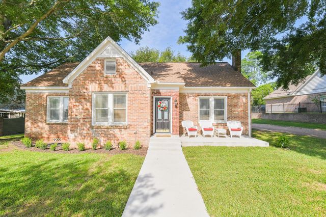 802 S Day Street, Brenham, TX 77833