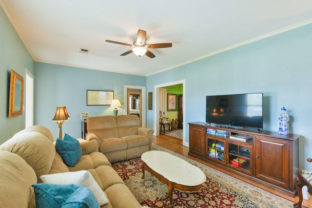 802 S Day Street, Brenham, TX 77833
