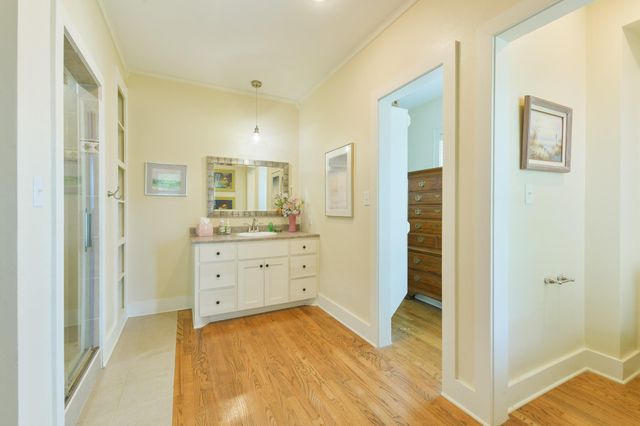 802 S Day Street, Brenham, TX 77833