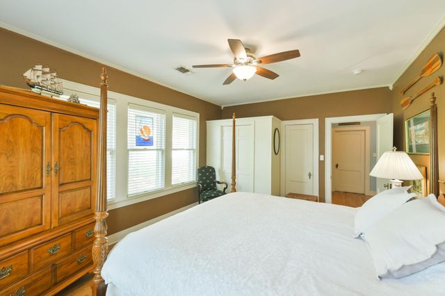 802 S Day Street, Brenham, TX 77833