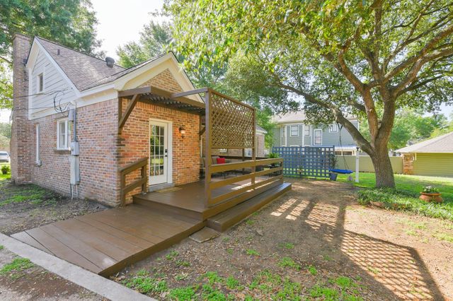 802 S Day Street, Brenham, TX 77833