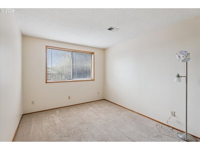 8717 Se MONTEREY Ave 209, Happy Valley, OR 97086