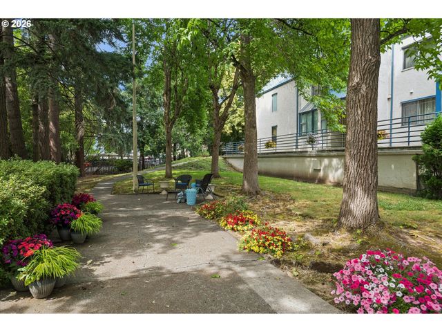 8717 Se MONTEREY Ave 209, Happy Valley, OR 97086
