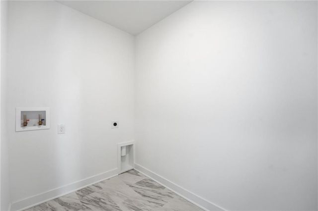 19721 W 195th Place, Spring Hill, KS 66083