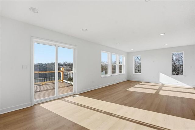 19721 W 195th Place, Spring Hill, KS 66083