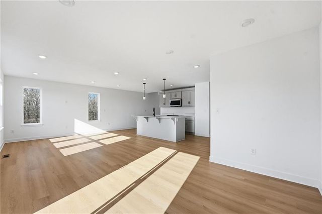 19721 W 195th Place, Spring Hill, KS 66083