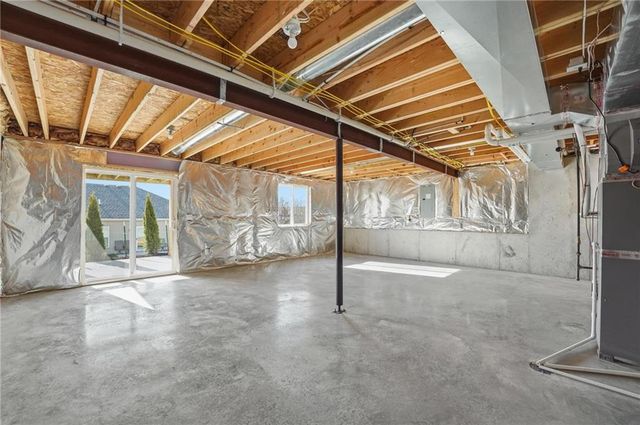 19721 W 195th Place, Spring Hill, KS 66083