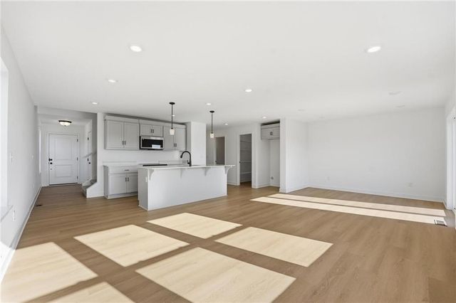 19721 W 195th Place, Spring Hill, KS 66083